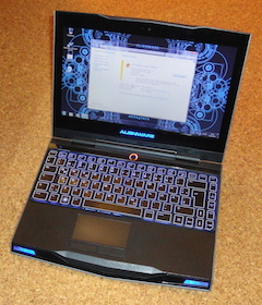 gamer-notebook-zu-verkaufen/images/thumbs/alienware-m11x-gamer-notebook-blue-light.jpg