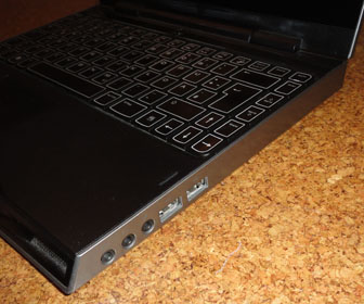 gamer-notebook-zu-verkaufen/images/thumbs/alienware-m11x-gamer-notebook-right.jpg